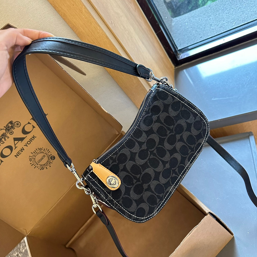 💙✨ Coach Denim Teri Hobo Bag — Chic & Versatile ✨💙