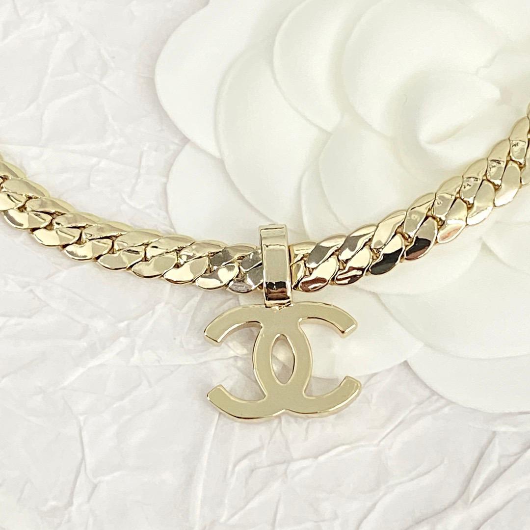 ✨Chanel-inspired gold necklace✨