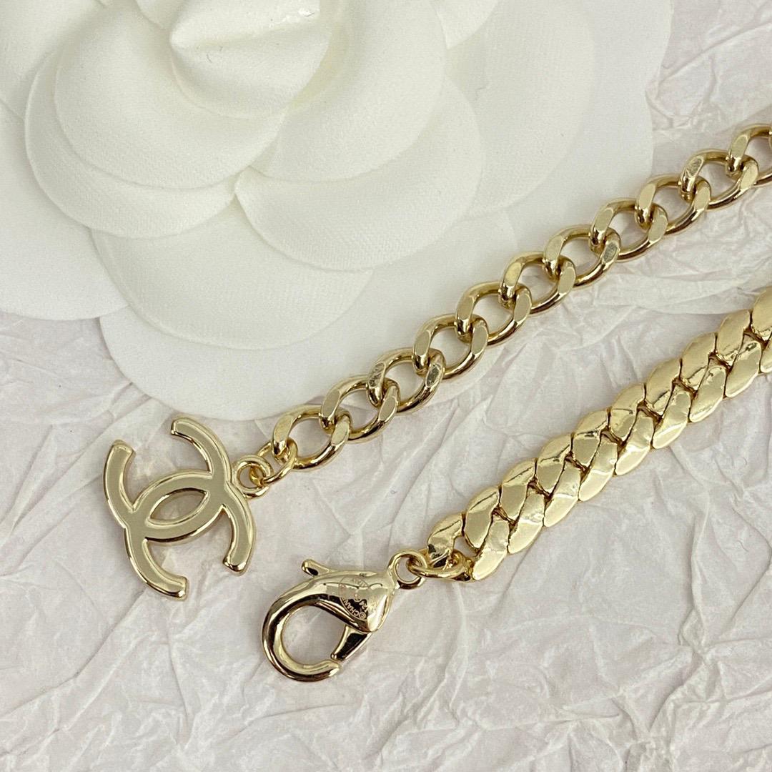 ✨Chanel-inspired gold necklace✨