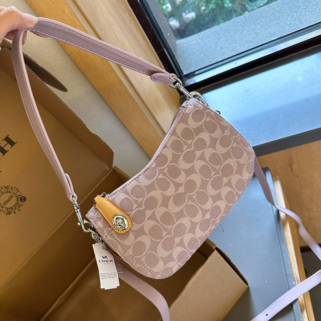 💙✨ Coach Denim Teri Hobo Bag — Chic & Versatile ✨💙