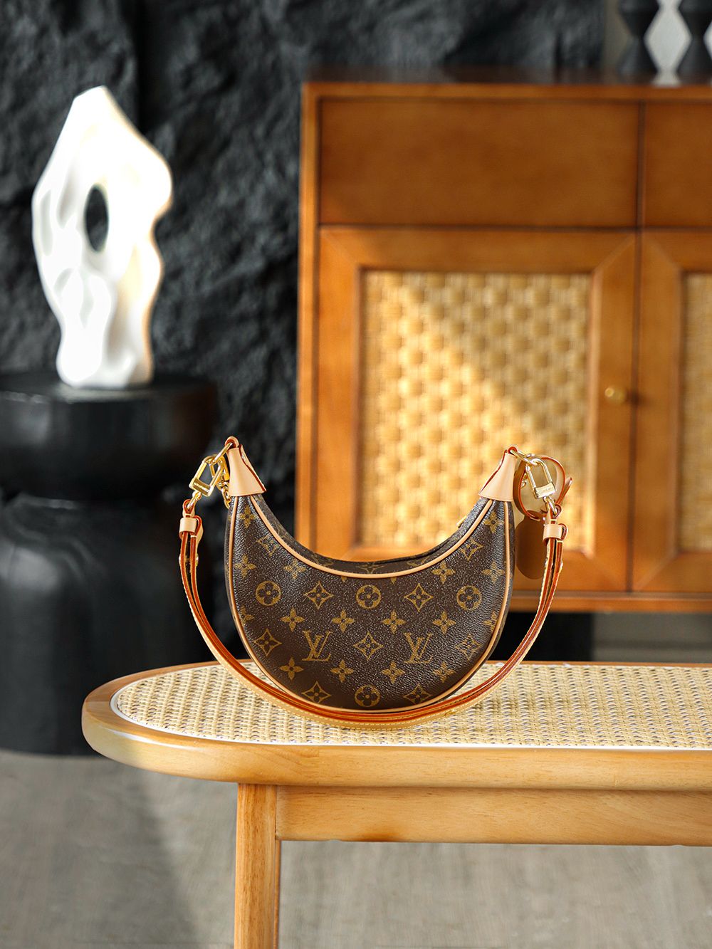 Louis Vuitton Loop Moon Bag M81098 ✨
