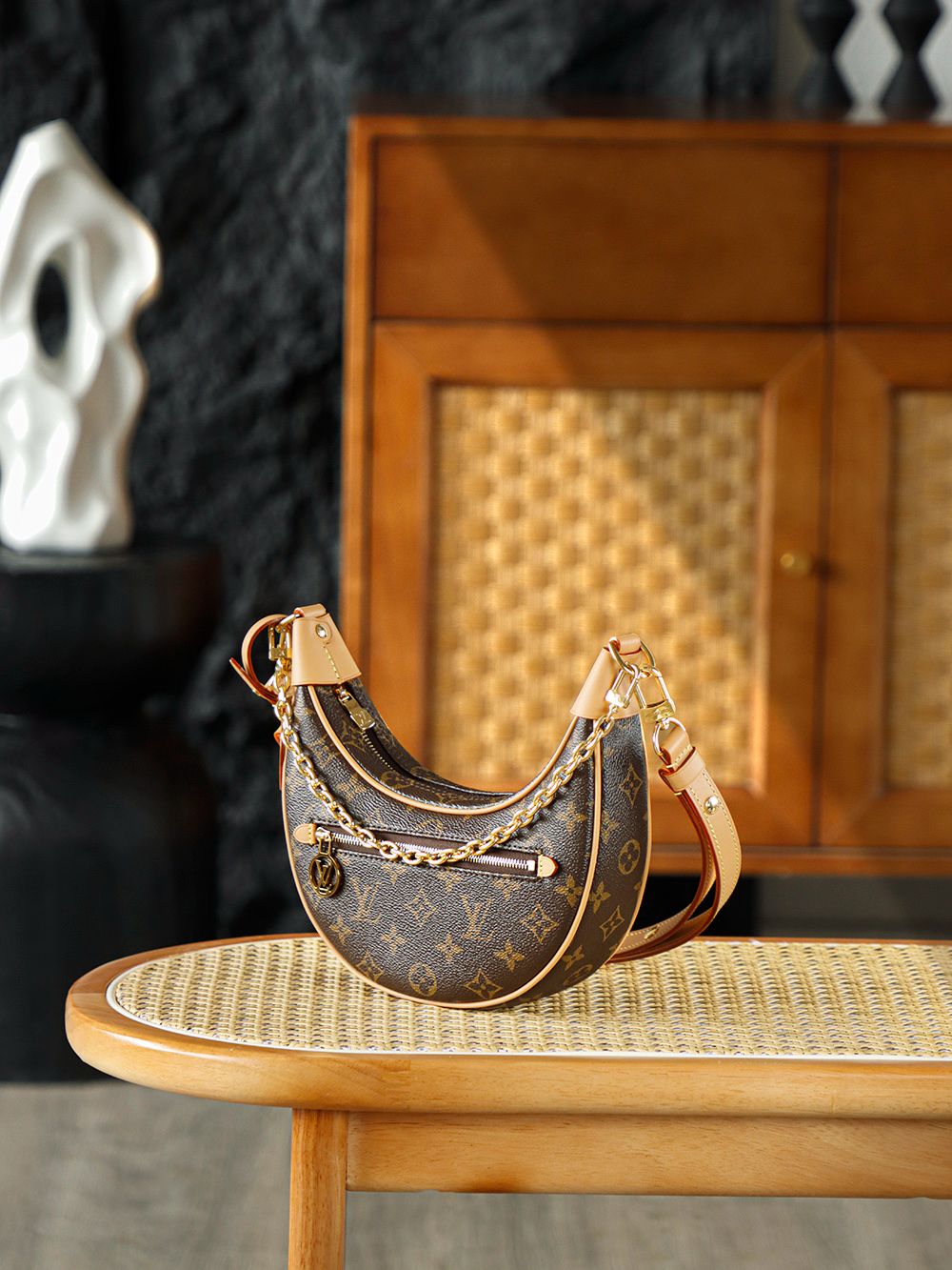 Louis Vuitton Loop Moon Bag M81098 ✨