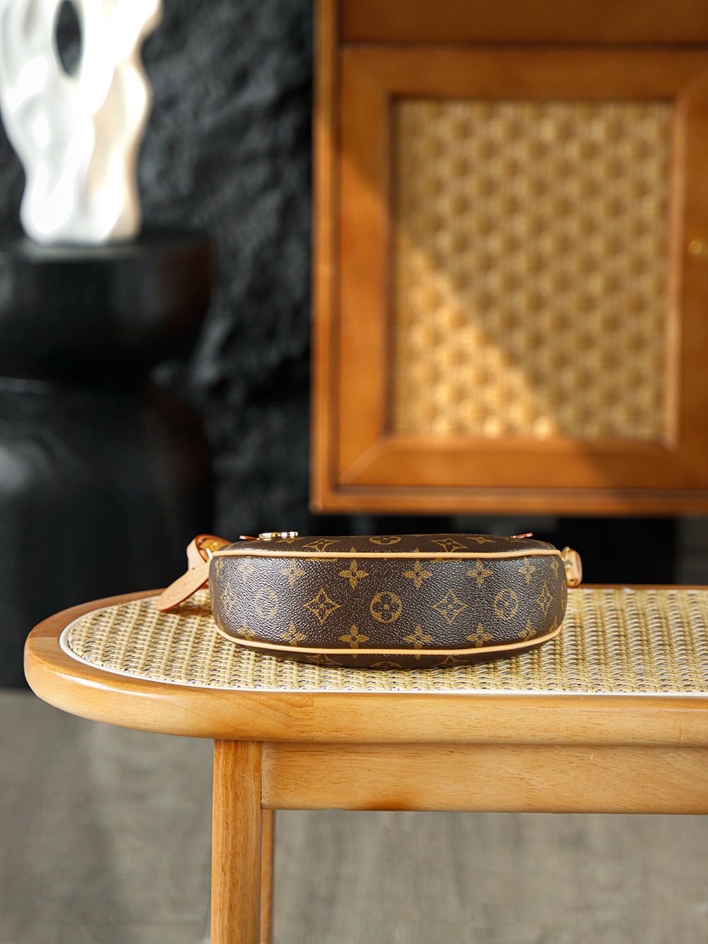 Louis Vuitton Loop Moon Bag M81098 ✨