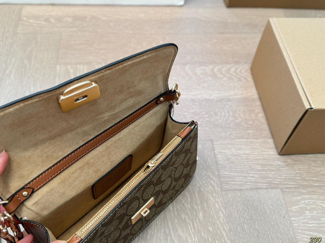 🤎✨ Coach Underarm Bag — Elegant Everyday Luxury ✨🤎