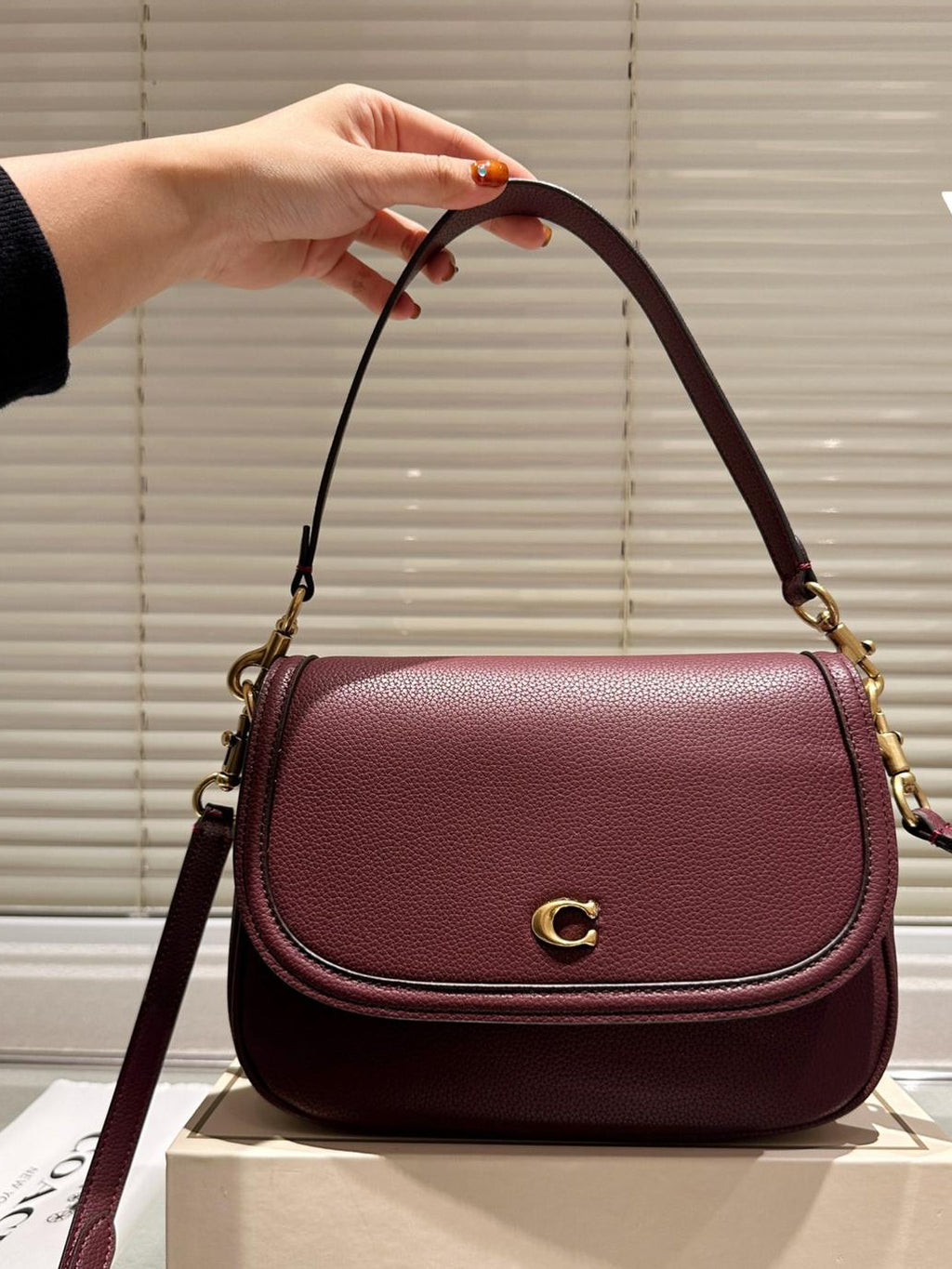 ✨ COACH Women’s Classic Logo LEGACY Bag ✨ Available only in red