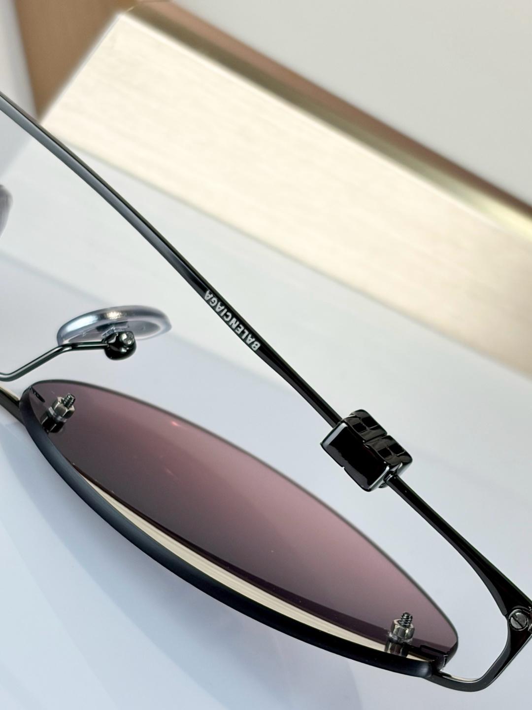 BALENCIAGA Sunglasses ✨ 🖤 Model: BB0508S