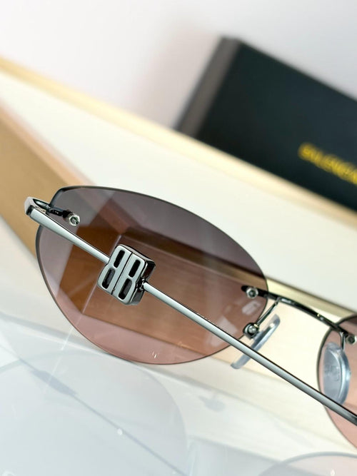 BALENCIAGA Sunglasses ✨ 🖤 Model: BB0508S
