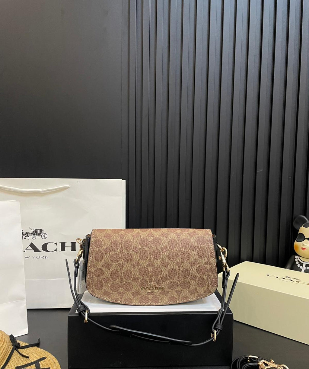 👜 Coach Andrea Series Underarm Bag – Mahjong Style || Available only in brown.
