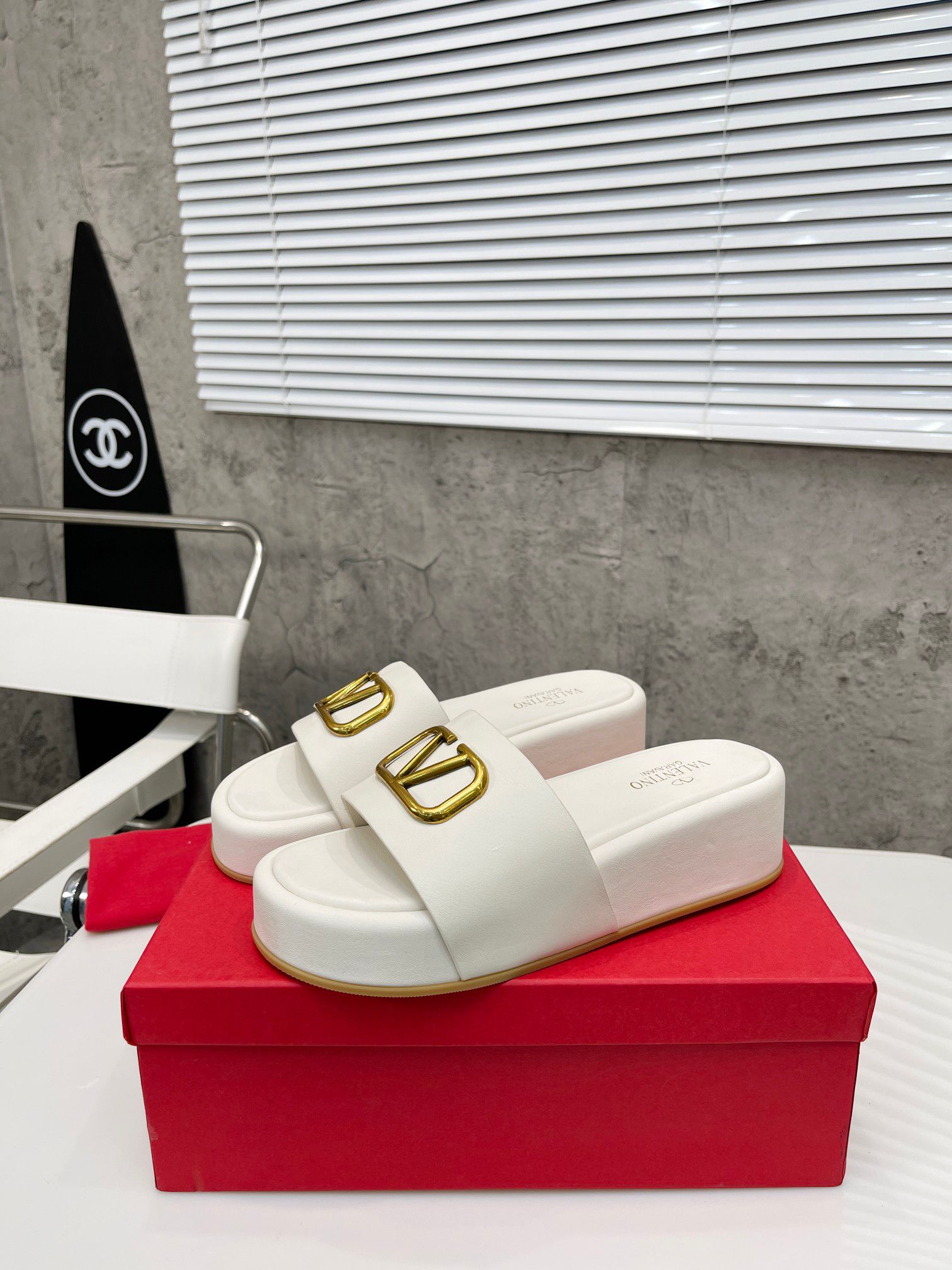 Valentino Garavani Rivet Platform Slippers ✨