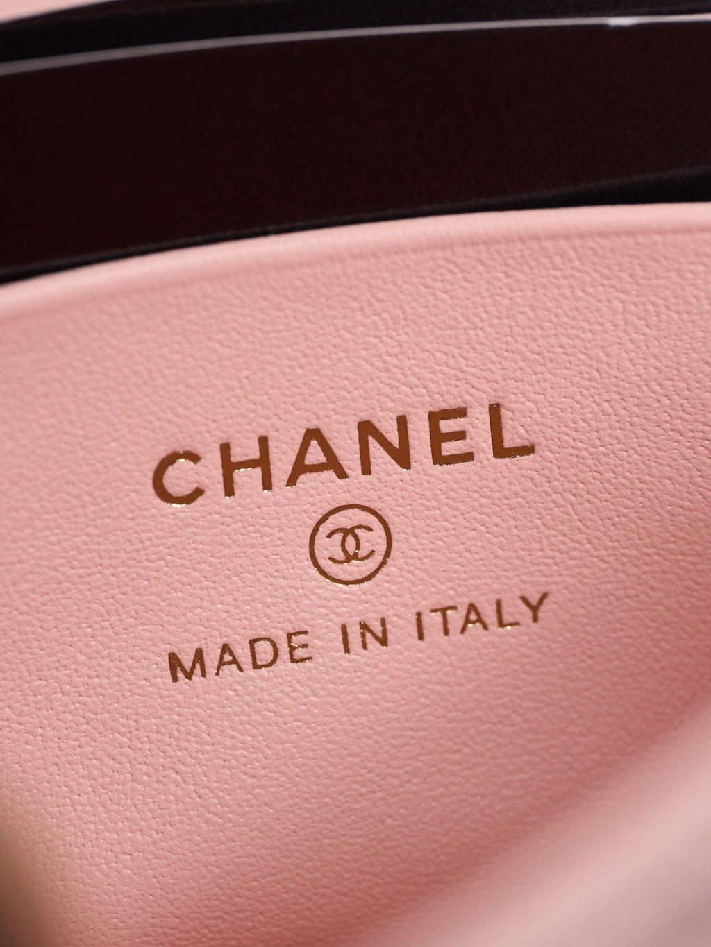 Brand new arrival 🆕𝗖𝗵𝗮𝗻𝗲𝗹 𝟮𝟱𝘀 Spring/Summer